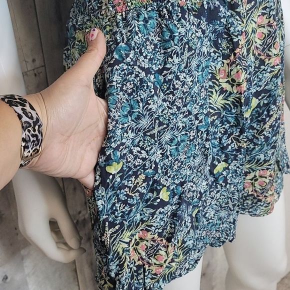 BCBGeneration Floral Multi Romper - Picture 4 of 14